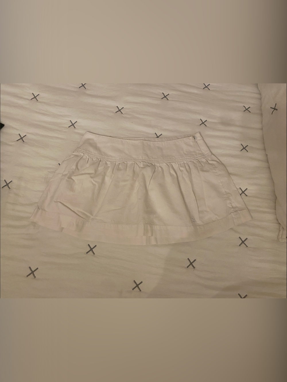 Abercrombie & Fitch White Ruffle Mini skirt